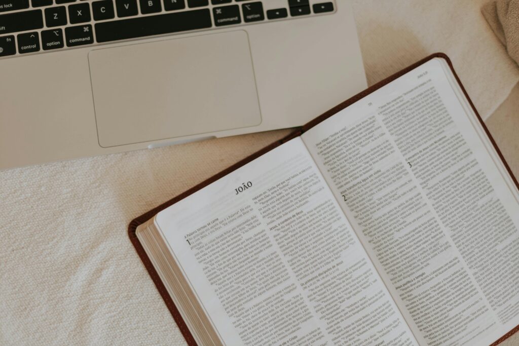 Bíblia, Estudo e Tecnologia. Pode?